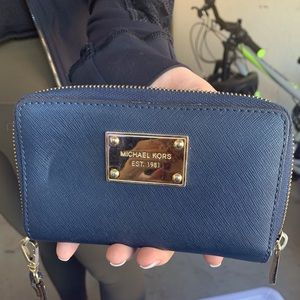 MICHAEL KORS WRISTLET WALLET